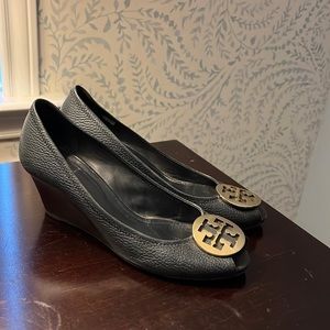 Size 10 Tory Burch navy
